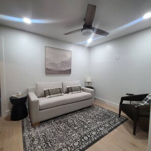 Unclassified image, 3 of 18, button