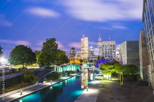 Modern Home  3 King Beds 85" TV EV Charger  Near Downtown