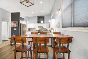 Dining - Modern Home  3 King Beds 85" TV EV Charger  Near Downtown (Indianapolis)