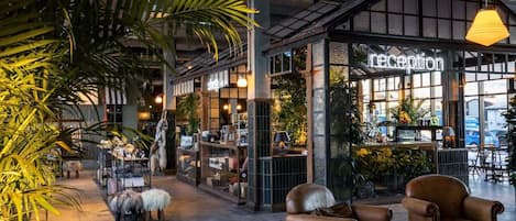 酒吧(店内)