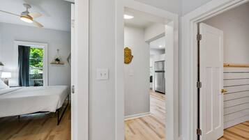 3 chambres, fer et planche à repasser, Wi-Fi gratuit, draps fournis