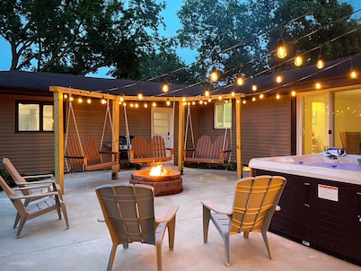 HOT TUB | Game Room | Indoor Playground| Sleep 16