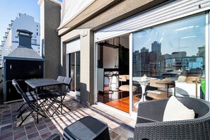 屋外ダイニングエリア