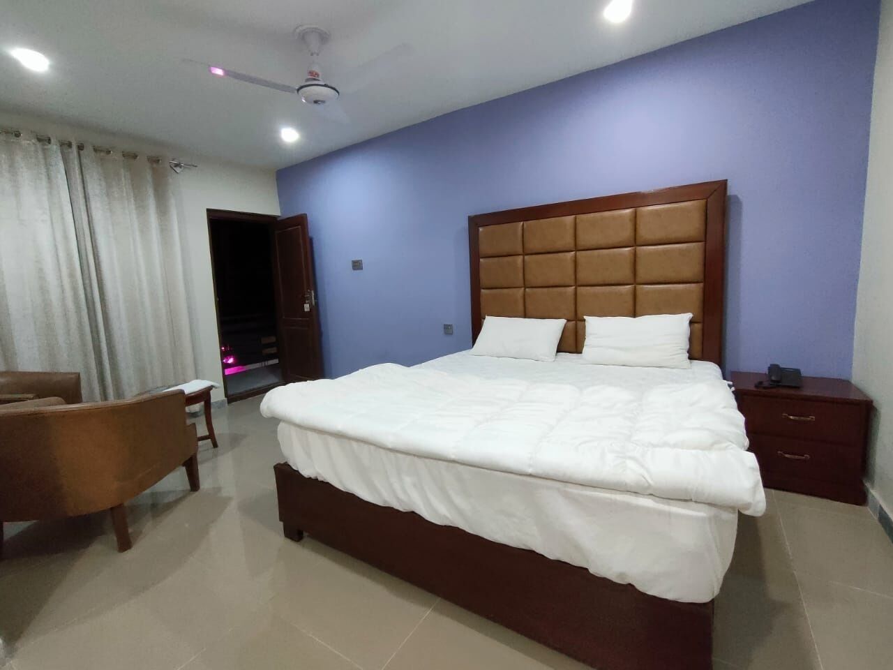 10 bedrooms, WiFi, bed sheets