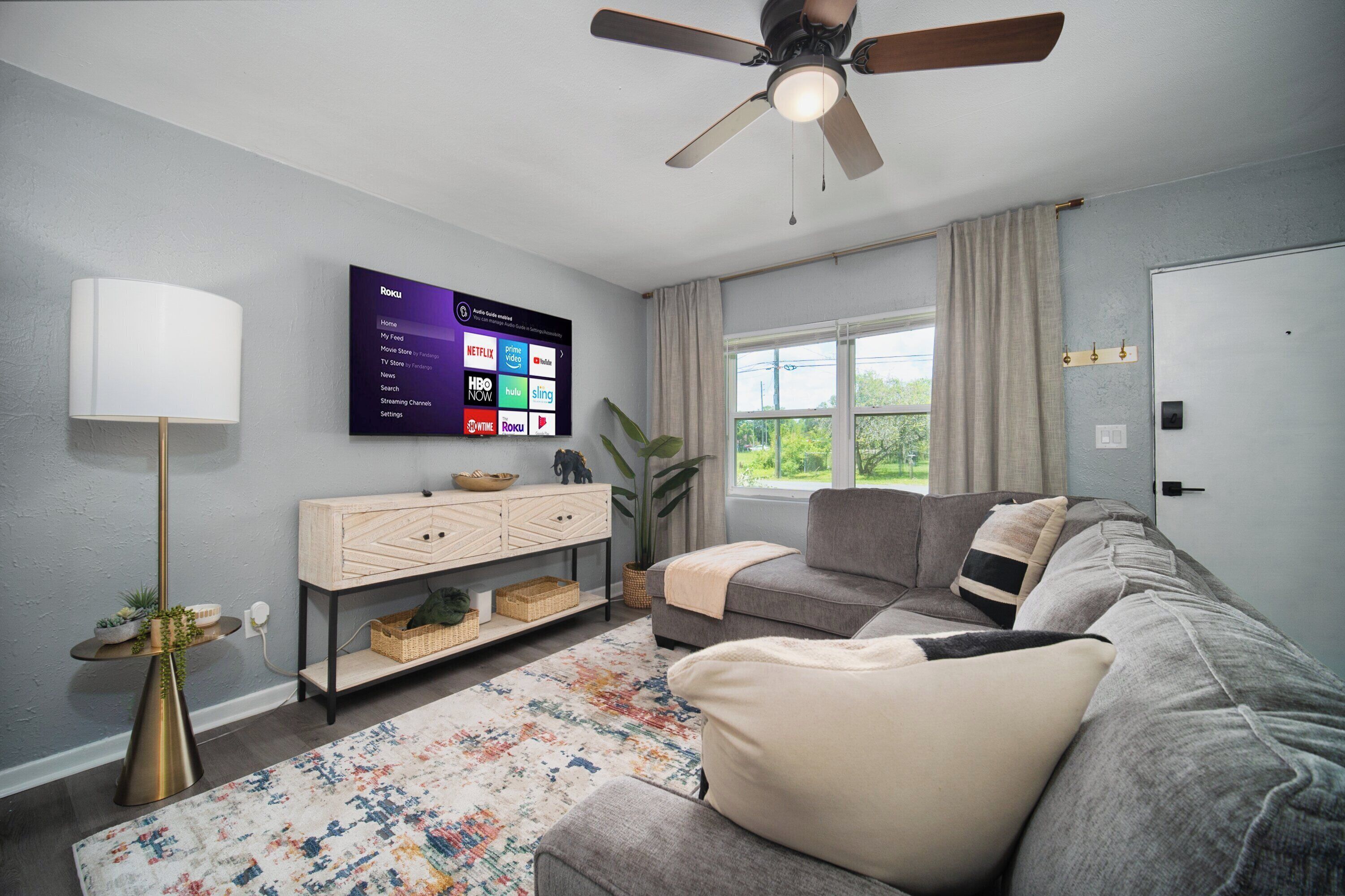 This house is a 2 bedroom(s), 1 bathrooms, located in Jacksonville, FL.