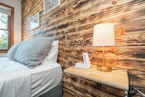 4 Schlafzimmer, Schreibtisch, Bügeleisen/Bügelbrett, WLAN