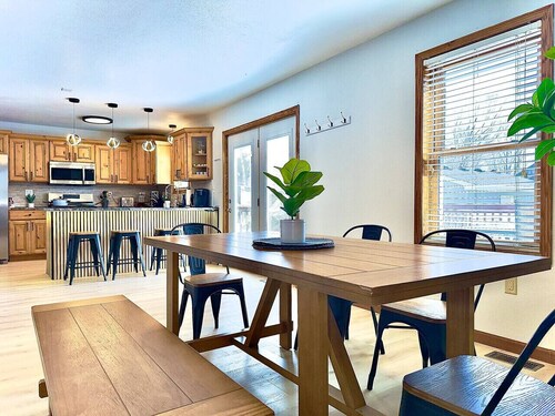 Grand Palace Cottage Escape