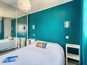 1 slaapkamer, een strijkplank/strijkijzer, wifi