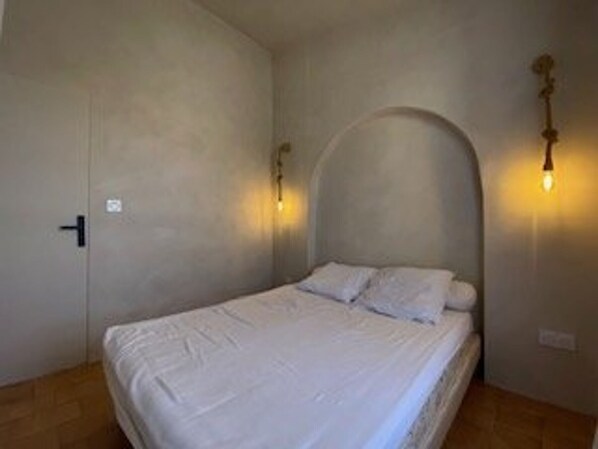 1 bedroom - Charming T2 Mezzanine Apt, 300m from Beach, Terrace, Parking, Pet-Friendly (Port-la-Nouvelle)
