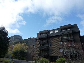 Exterior - Charming studio with parking, mountain view, near Mont-Dore center (Mont-Dore)