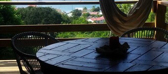 Bungalow Bois Avec vue Panoramique sur la Baie de Deshaies