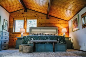 3 makuuhuonetta, silitysrauta/-lauta, Wi-Fi, vuodevaatteet