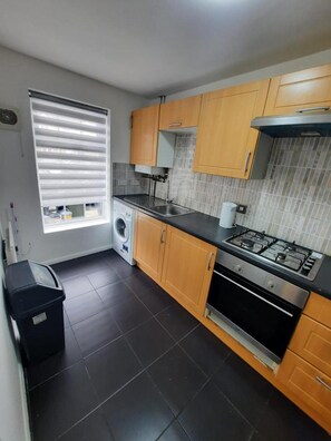 Ferienhaus | Eigene Küche | Kühlschrank, Mikrowelle, Ofen, Wasserkocher