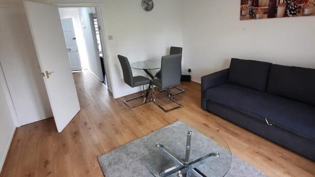 House | Living area - Impeccable 2-bed House in Thamesmead London (London)