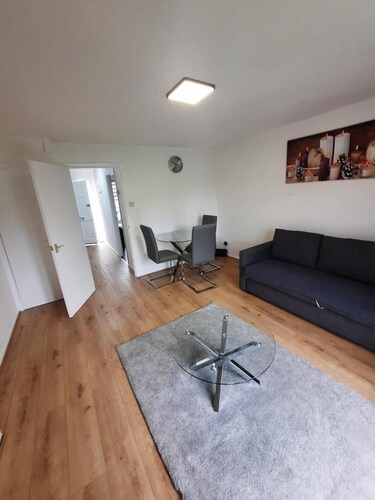 Impeccable 2-bed House in Thamesmead London
