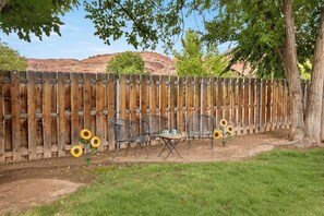 Property grounds - Adventure Base • Hot Tub • Grill • Close to Town (Moab)
