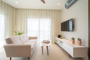 TV, livros, escritórios