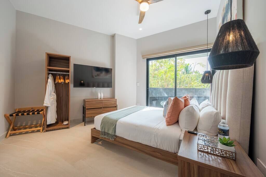 2 bedrooms, iron/ironing board, travel cot, WiFi