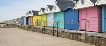 Impeccable 2-bed Lodge in Walton on the Naze