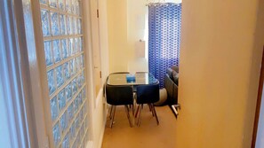 Leilighet, 2 queensize-senger | Spiseområde