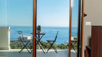 Skrivebord, skrivebord for bærbar PC, lydisolert og wi-fi (inkludert)