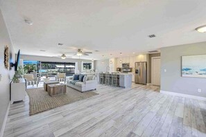 Smart TV - Coastal Gypsy - Cape Coral with Dock & Gulf Access (Cape Coral)