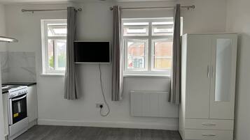 Apartment | Private kitchen | Fridge, microwave, oven, stovetop