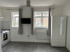 Apartment | Private kitchen | Fridge, microwave, oven, stovetop - Remarkable 1-bed Studio Apartment in Redbridge (Ilford)