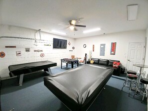 Spielezimmer