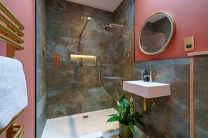 Douche, serviettes fournies