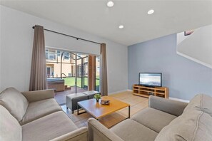 Fernseher, Tischtennisplatte