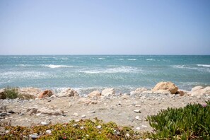 House | Beach - Captivating Lake & Oceanview Getaway House (Meneou)