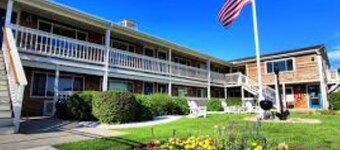 Spacious one bedroom getaway resort on Falmouth Harbor. Sleeps 4 comfortably.