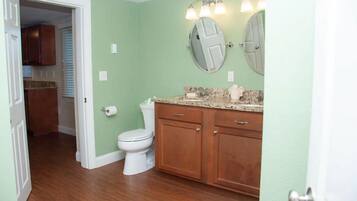 Towels, soap, shampoo, toilet paper