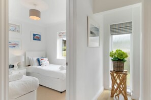 5 chambres, fer et planche à repasser, Wi-Fi, draps fournis