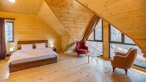 Panoramic Suite | WiFi (free), bed sheets