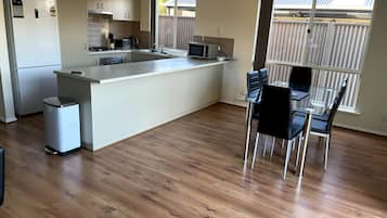 House | Private kitchen | Full-sized fridge, microwave, oven, stovetop