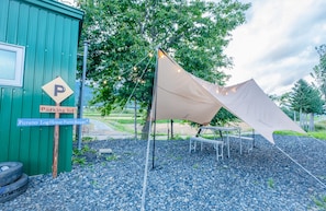 BBQ/picnic area - Furano Log House Farm Resort (Furano)