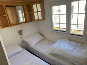 Cabin | 3 bedrooms, iron/ironing board, free WiFi, bed sheets - Beautiful 6 Birth Static Carson in Longridge (Preston)