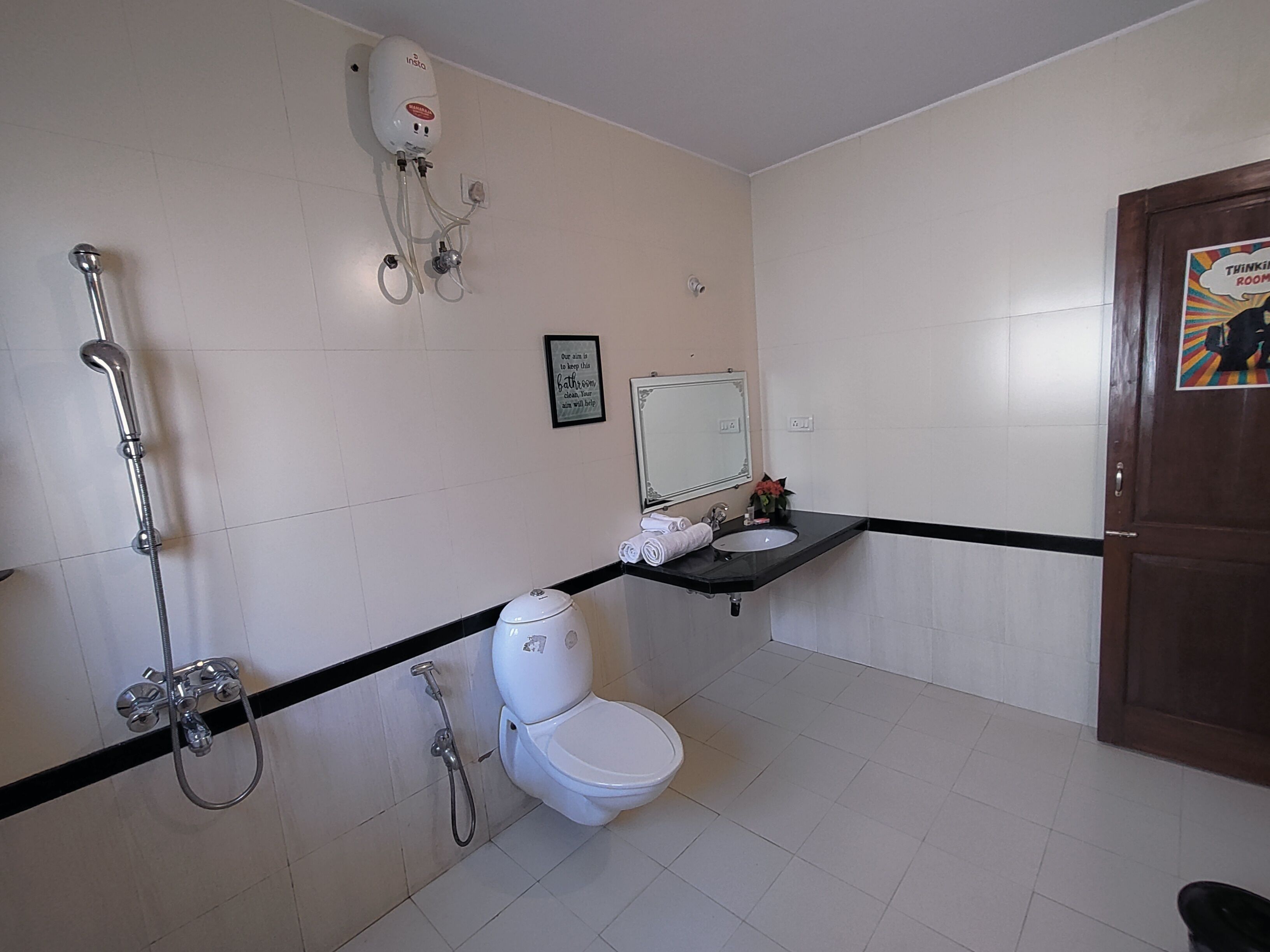 Dusche, Whirlpool, Haartrockner, Handtücher