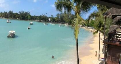 Sunset Boulevard Beachfront Apartment