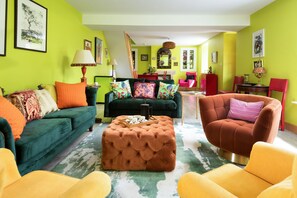 Smart TV, fireplace, table football