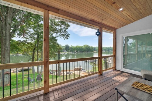 Luxury on High Rock Lake: Great for Groups!