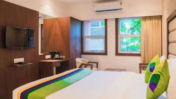 Doppia Deluxe | Una scrivania, ferro/asse da stiro, lenzuola