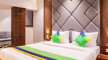 Premium Double Room | Desk, iron/ironing board, free rollaway beds, bed sheets