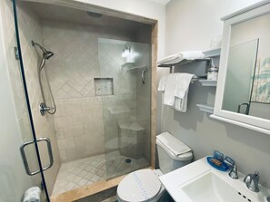 Shower, hair dryer, towels - Beautiful Ocean View 2 Br 2.5 Ba Townhouse (St. Augustine)