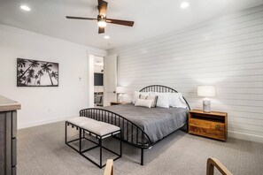 5 bedrooms, desk, iron/ironing board, travel cot