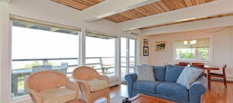 Sea for Miles: Ocean Views in Lanesville