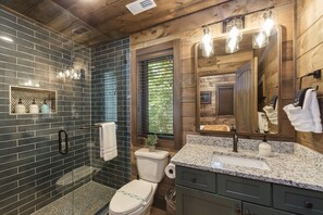 Shower, towels - Smoky Mtn Haven w/Indoor Pool, Theater, Game Room (Sevierville)