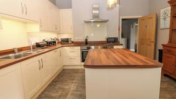Cottage | Private kitchen | Cookware/dishes/utensils